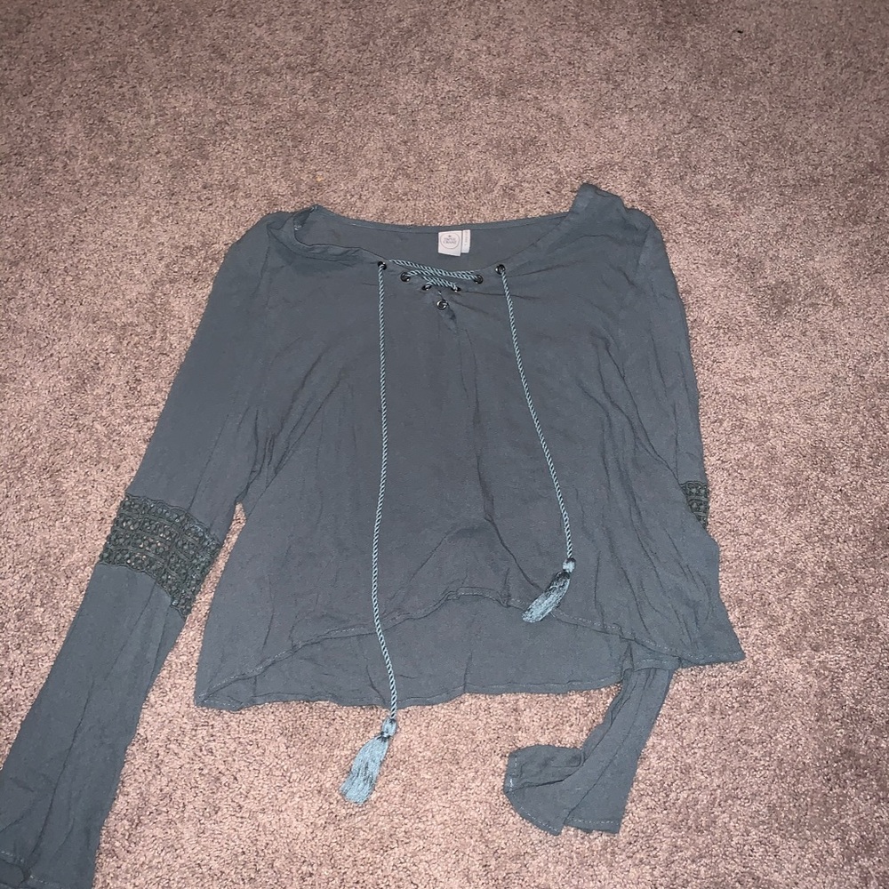 Cropped Long Sleeve Criss Cross Top